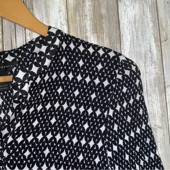 Investments Black & White Mixed Media Stretch Button Down - Picture 4 of 5